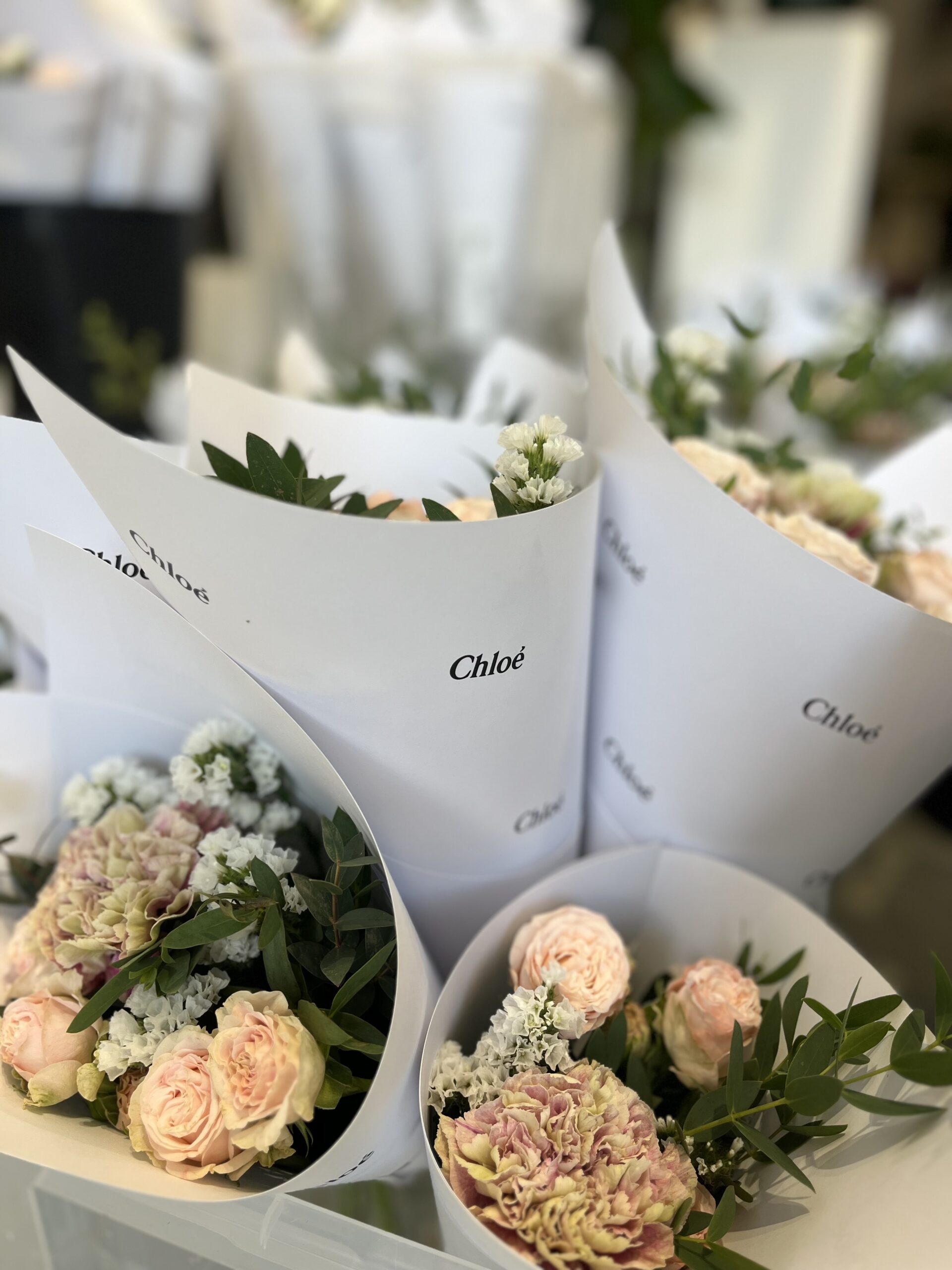 Composition de petits bouquets entreprise - Chloé